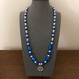 3/$25 ** Blue beads and stones necklace string
